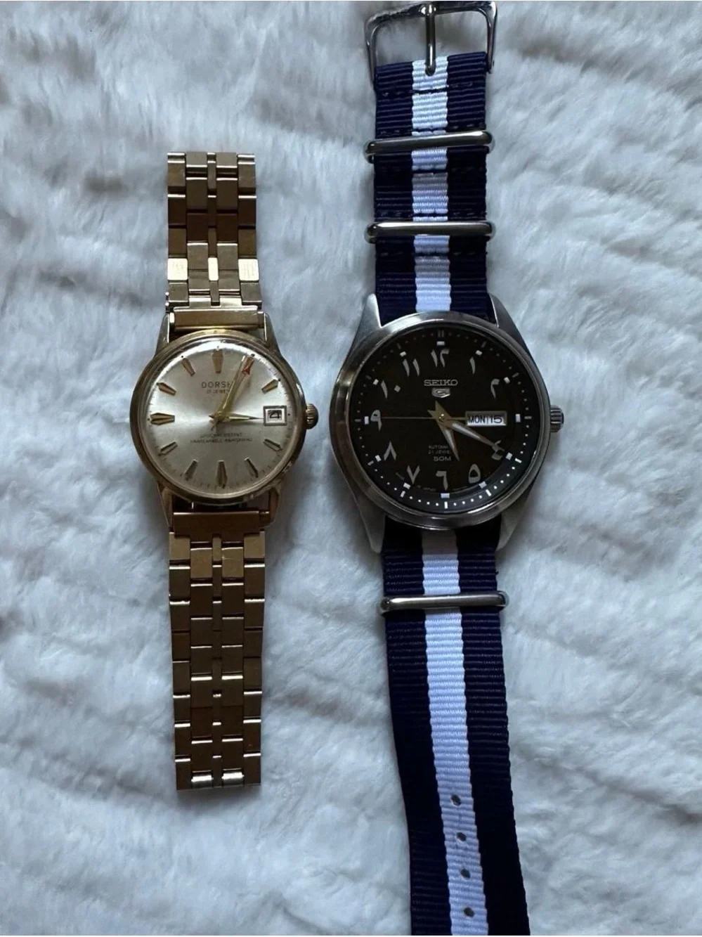 Vintage Dorset Men’s Gold-Tone Date mechanical Watch